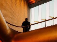leadership vs management differences